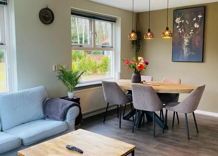 Morning Glory, Dahlia ביקברחן